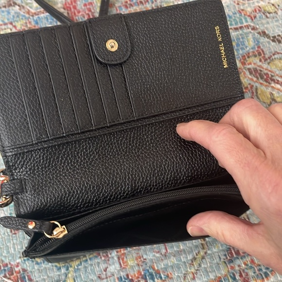 Michael Kors authentic black pebbled crossbody w/gold hardware - Picture 9 of 12